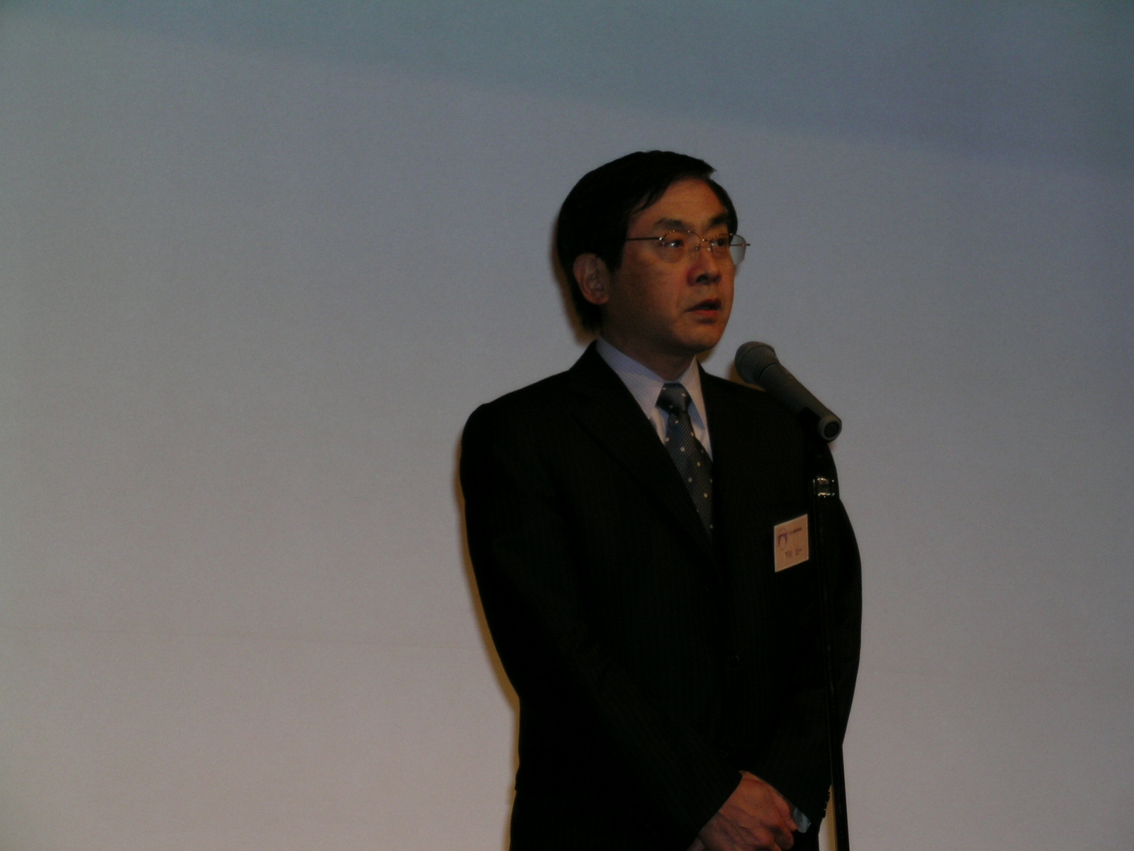 下川公一氏による開会の挨拶.JPG